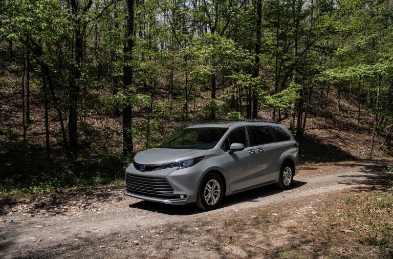 Toyota Sienna Woodland Edition is a Lifted Minivan The News Wheel