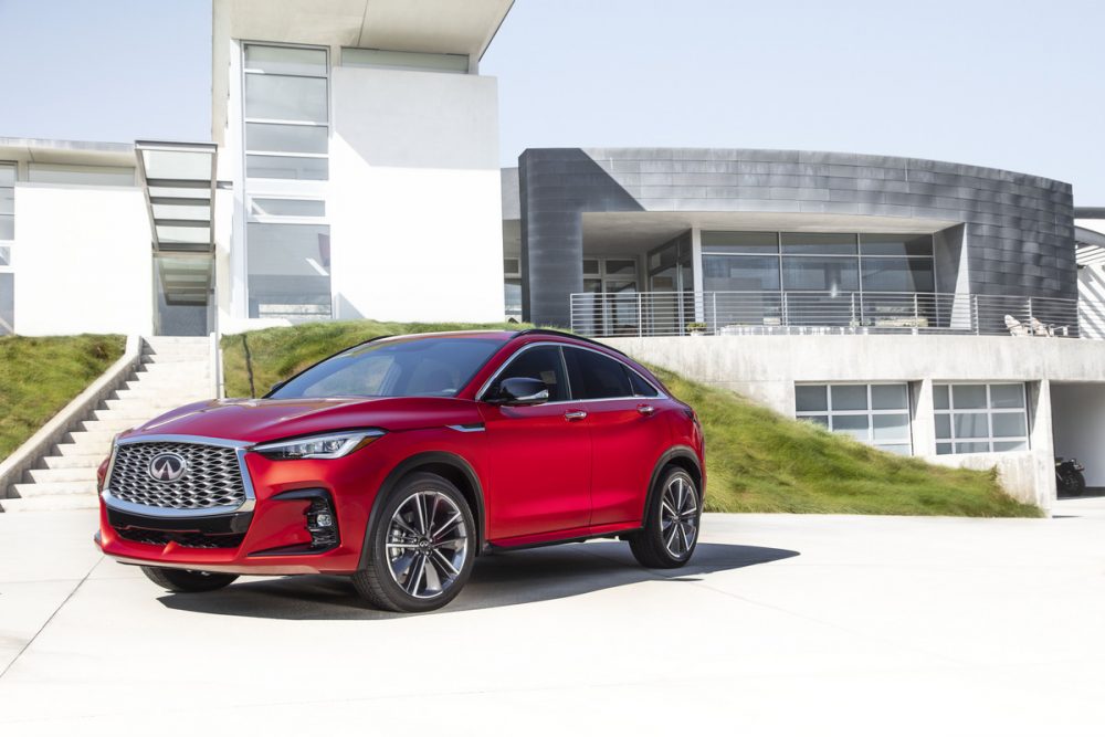 2022 QX55 AWD in front of a house