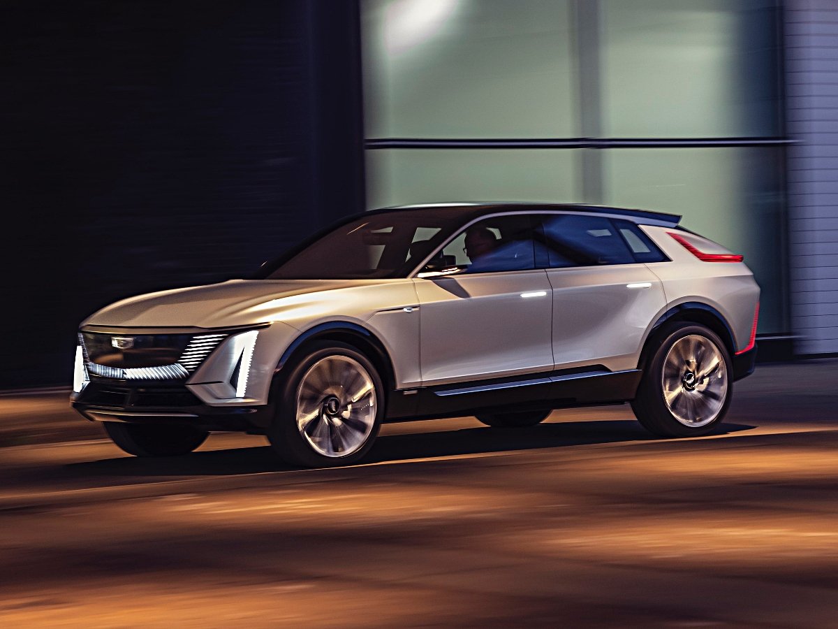 2023 Cadillac LYRIQ Luxury 4dr SUV