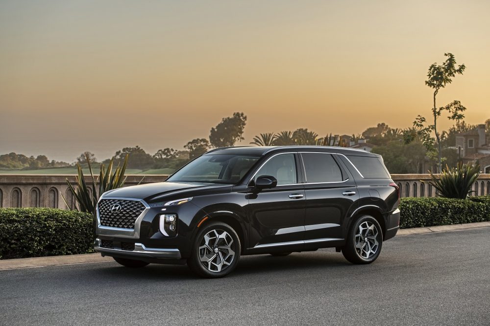 Front side view of parked 2021 Hyundai Palisade