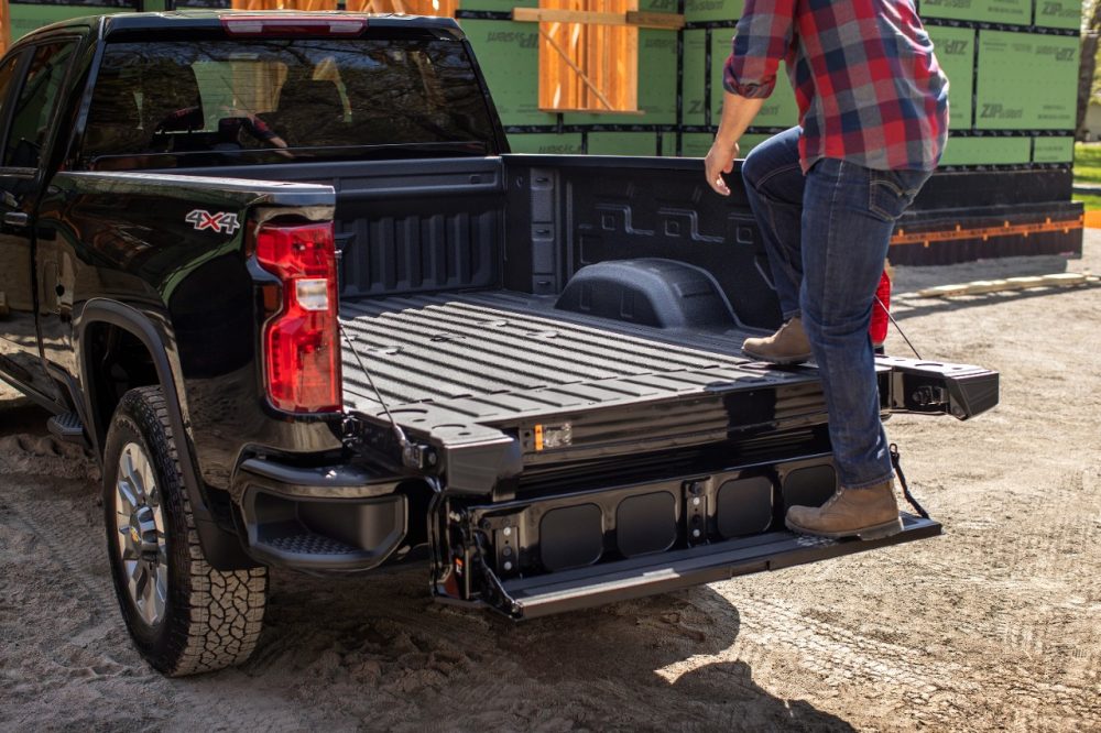 2022 Chevrolet Silverado HD Multi-Flex Tailgate Inner Tailgate Full Width Step