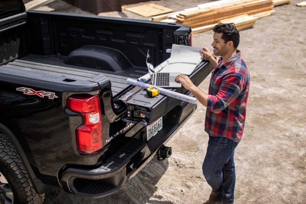 2022 Chevrolet Silverado HD Multi-Flex Tailgate Inner Tailgate Work Surface