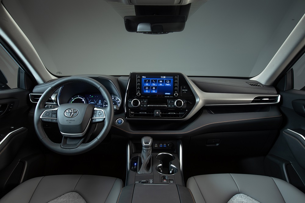 2022 Toyota Highlander Bronze Edition cockpit