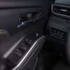 2022 Toyota Highlander Bronze Edition interior door details