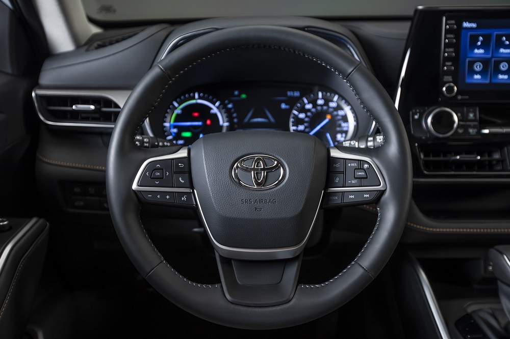 2022 Toyota Highlander Bronze Edition steering wheel