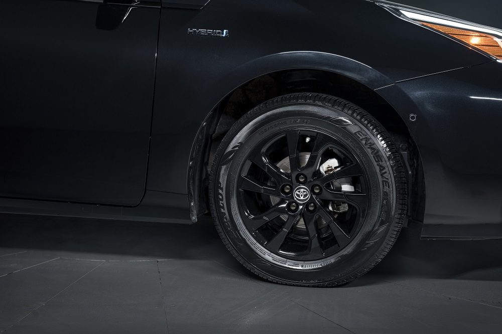 2022 Toyota Prius Nightshade Edition wheel details