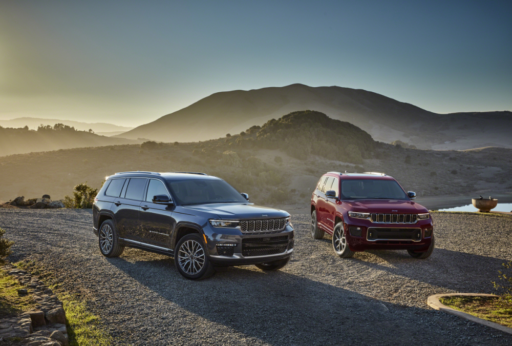 The 2021 Jeep Grand Cherokee L Summit Reserve and Grand Cherokee L Overland parked on a street