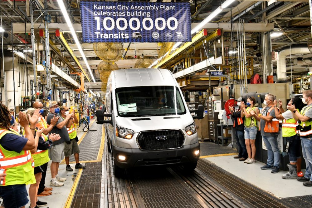 Kansas City Assembly Plant Employees Aplaud the 1 Millionth Ford Transit