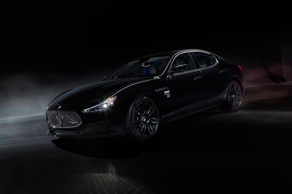 Maserati Ghibli Fragment Special Edition (front-left slanted)