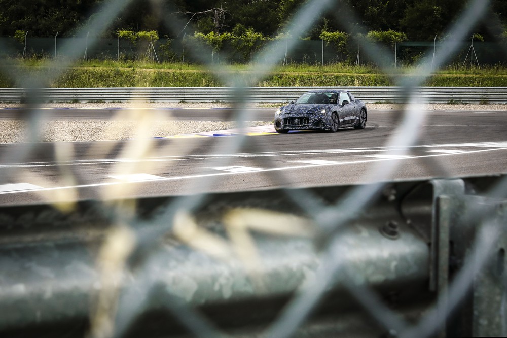 New Maserati GranTurismo teaser spy shot