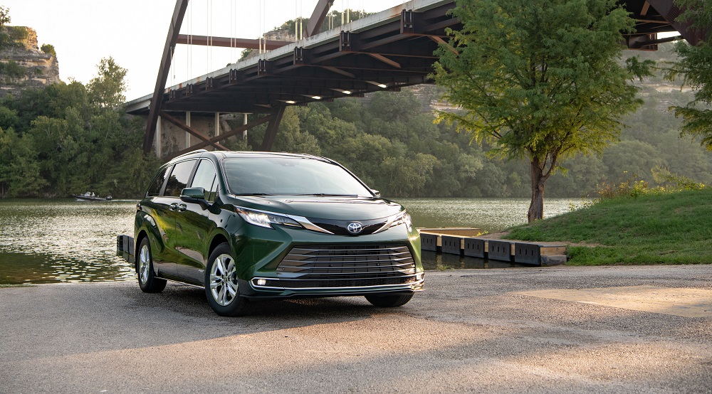 2021 Toyota Sienna Limited AWD Cypress Green