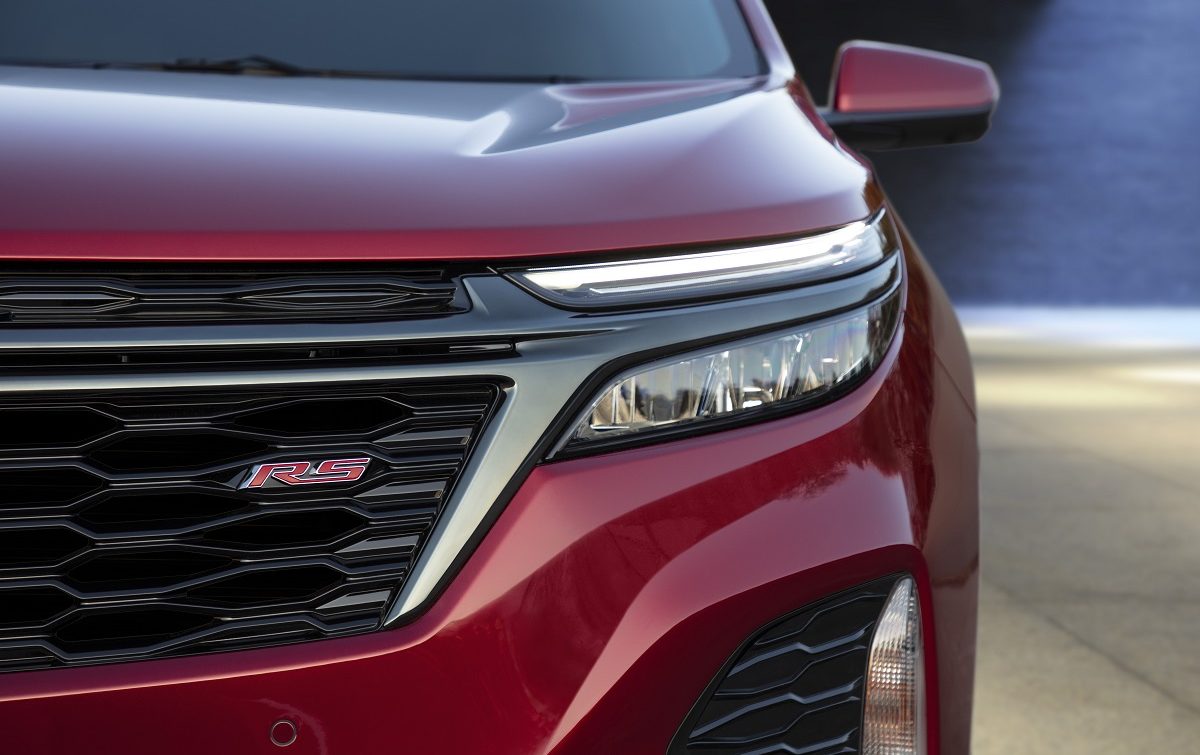 Close-up of 2022 Chevrolet Equinox RS grille and headlamps