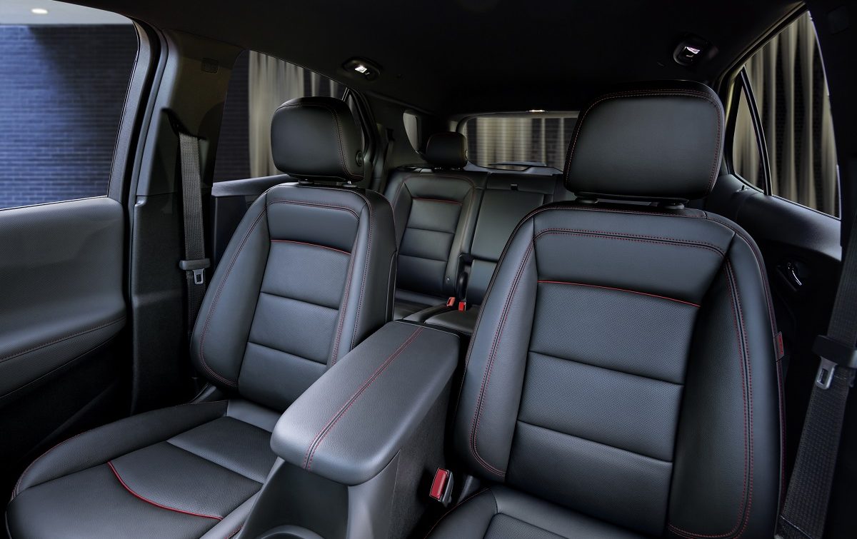 2022 Chevrolet Equinox RS front seats