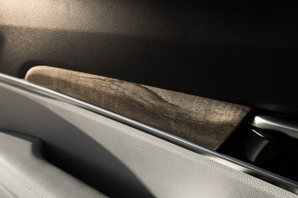 Up close photo of wood grain trim accent in the 2022 Kia Telluride