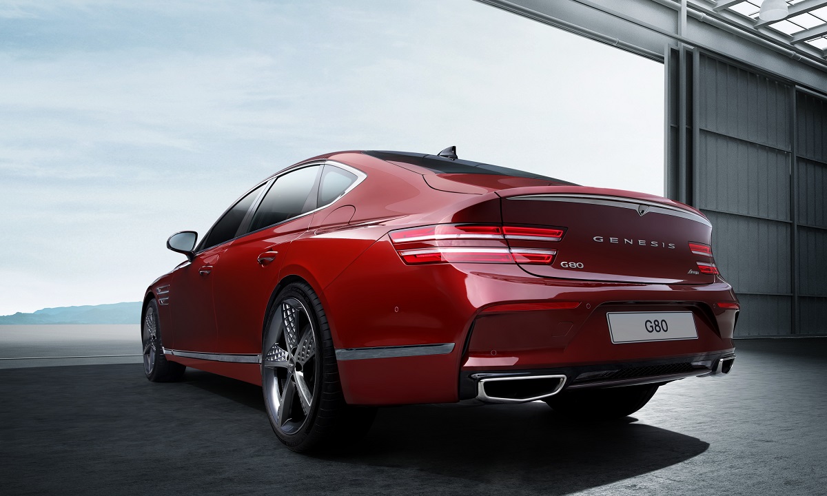 Rear side view of Genesis G80 Sport