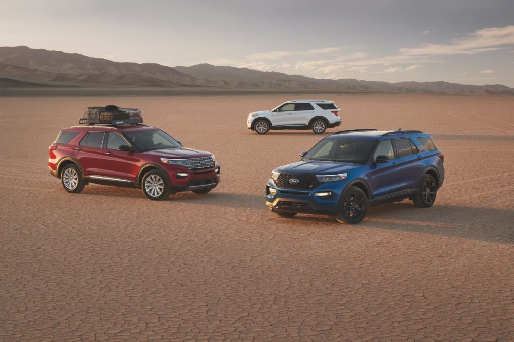 2022 Ford Explorer lineup on desert plain