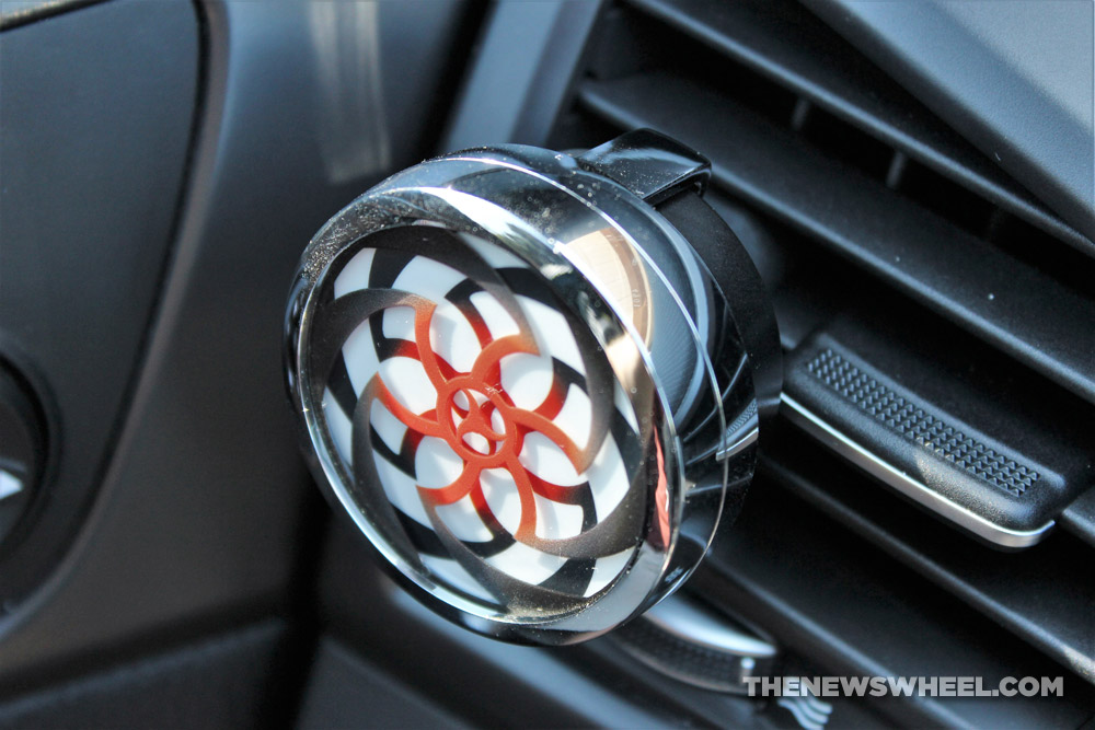 Review of Fidget Moire: Animated Aromatherapy Diffuser for Your Car - The  News Wheel