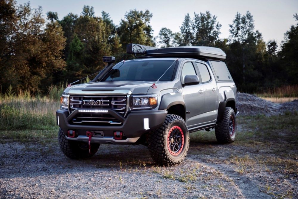 Slight side view of the GMC Canyon ATV OVRLANDX Concept truck