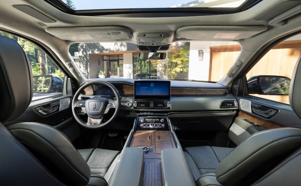 2022 Lincoln Navigator Black Label in Manhattan Green with Central Park theme interior