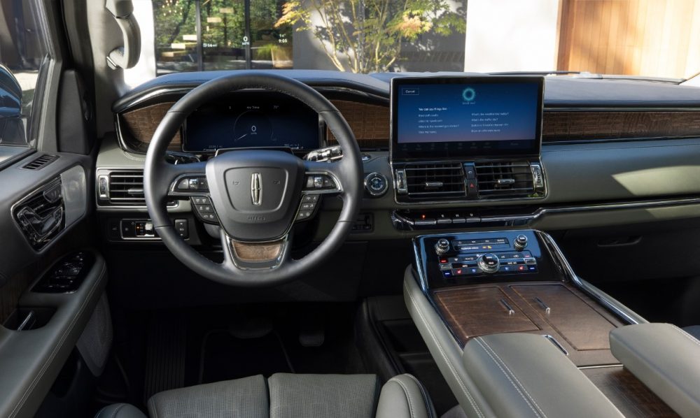 2022 Lincoln Navigator Black Label in Manhattan Green with Central Park theme interior