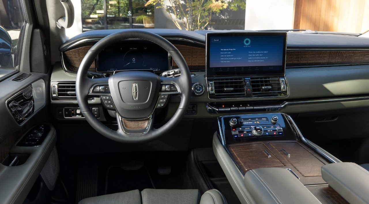 2022 Lincoln Navigator Black Label in Manhattan Green with Central Park theme interior