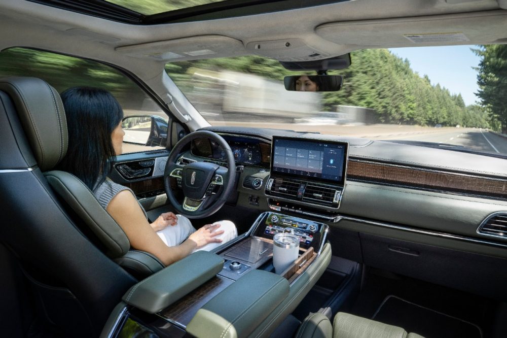 2022 Lincoln Navigator Black Label in Manhattan Green with Central Park theme ActiveGlide engaged