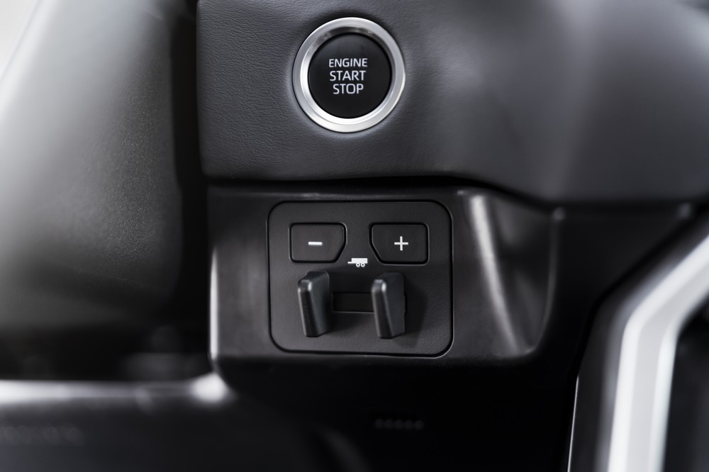 2022 Toyota Tundra Platinum (engine start stop button)