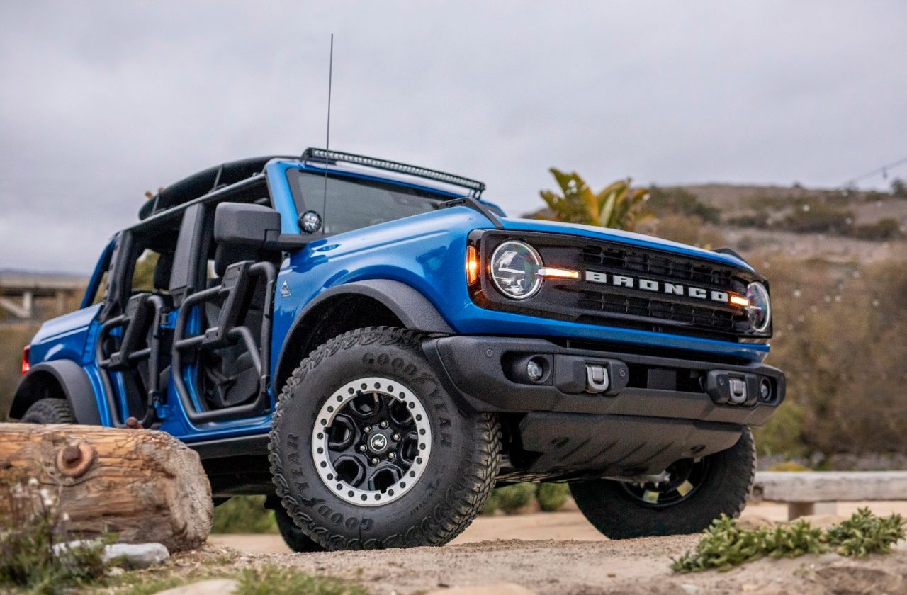 Ford Bronco Riptide project vehicle concept front right-side grille view