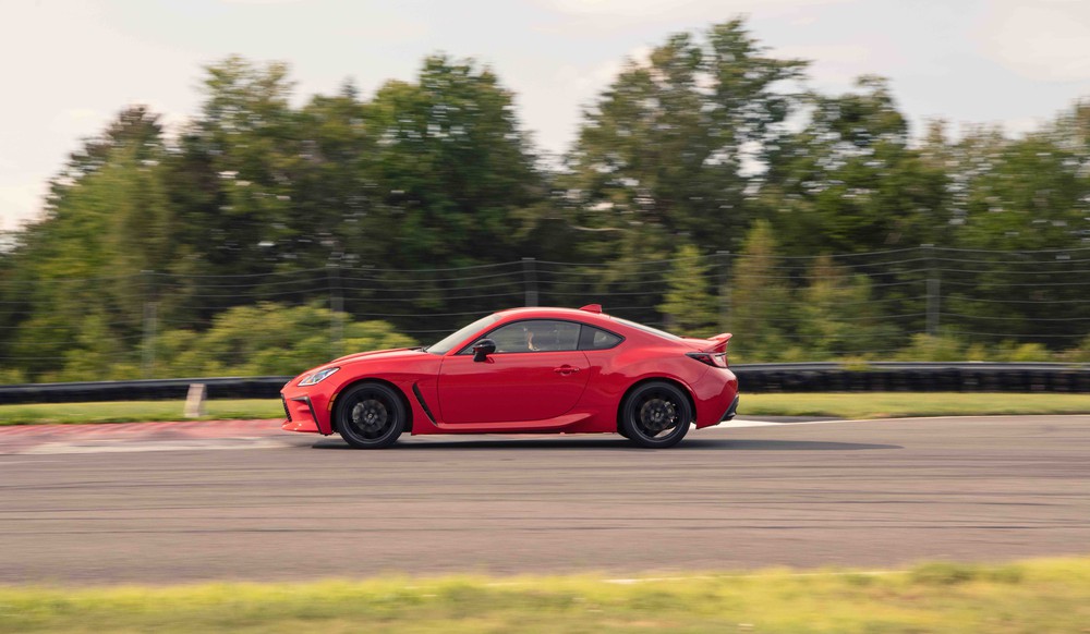 2022 Toyota GR 86 Premium (Track bRED), side view