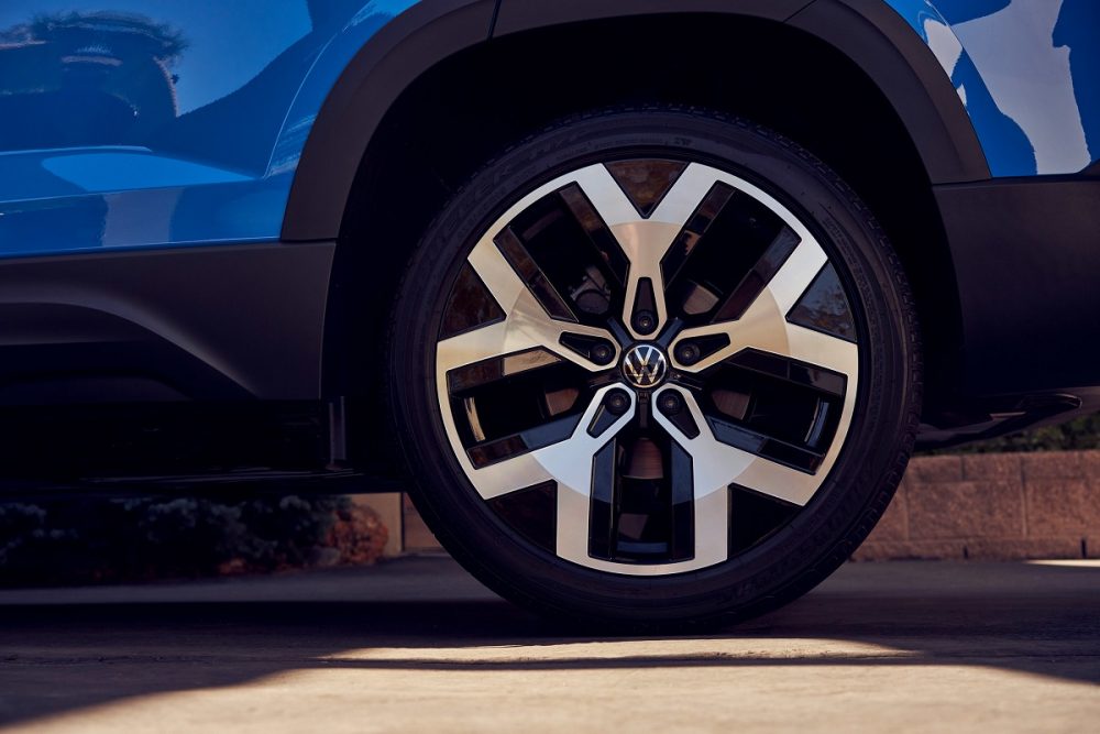 Close up of the wheel on a 2022 Volkswagen Taos