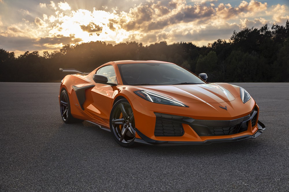 2023 Chevrolet Corvette Z06, front