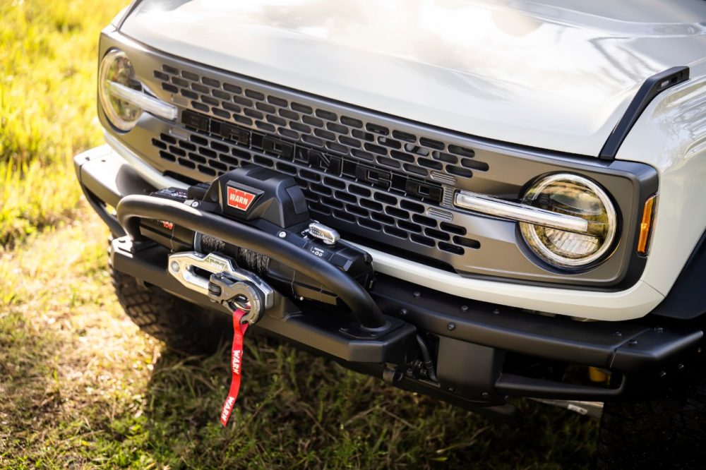 2022 Ford Bronco Everglades in Desert Sand Warn winch