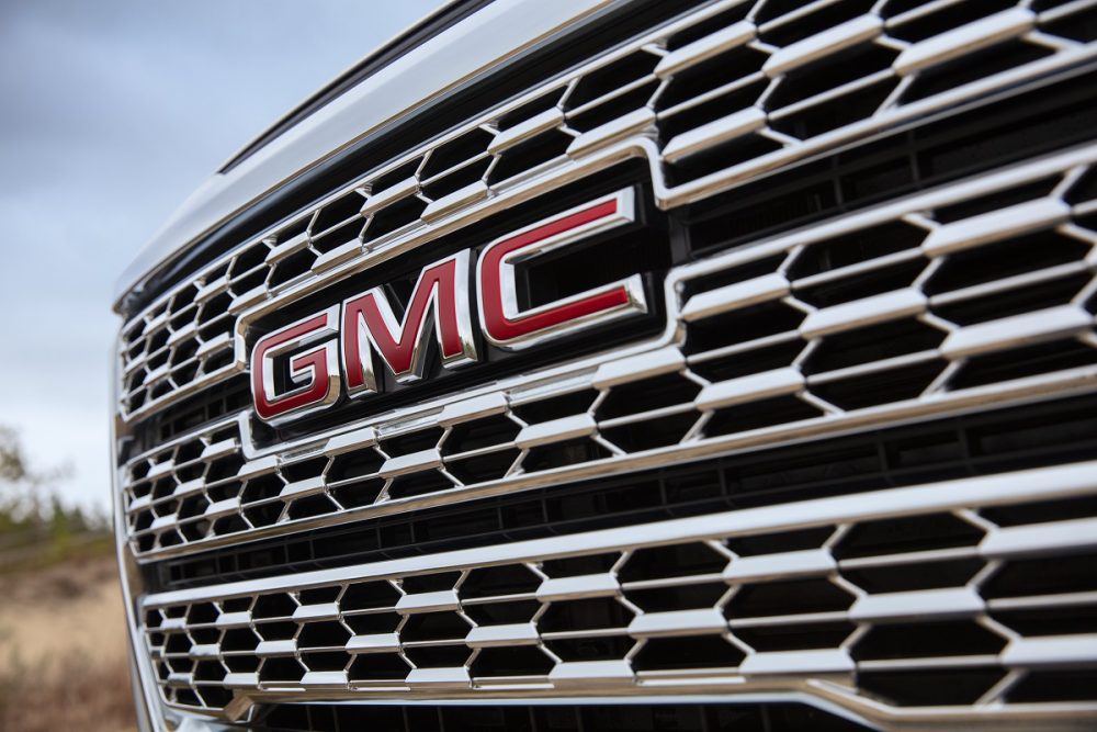 Close-up of 2022 GMC Canyon Denali grille