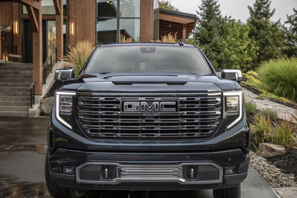 Front view of 2022 GMC Sierra Denali Ultimate grille