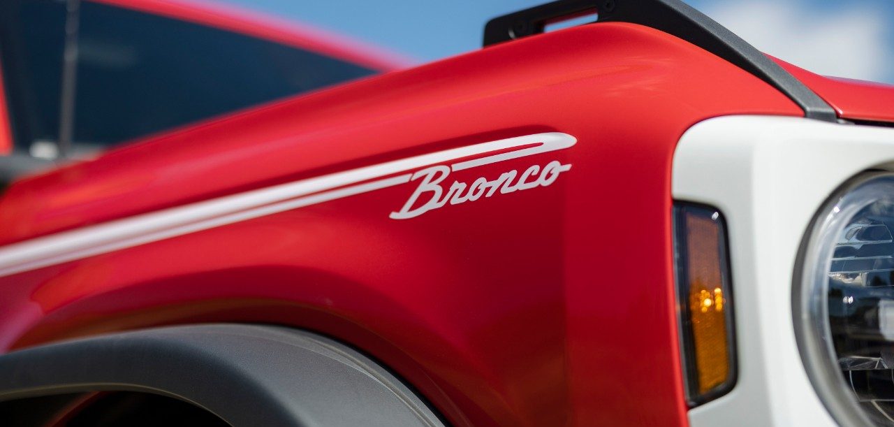 2023 Bronco Heritage Edition_Race Red fender lettering