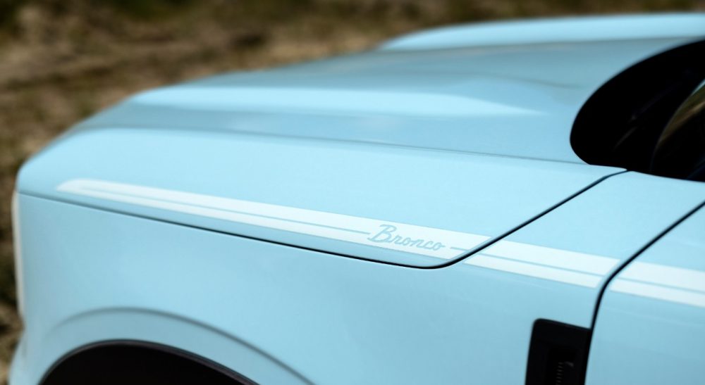 2023 Bronco Sport Heritage Edition_Robin's Egg Blue_04