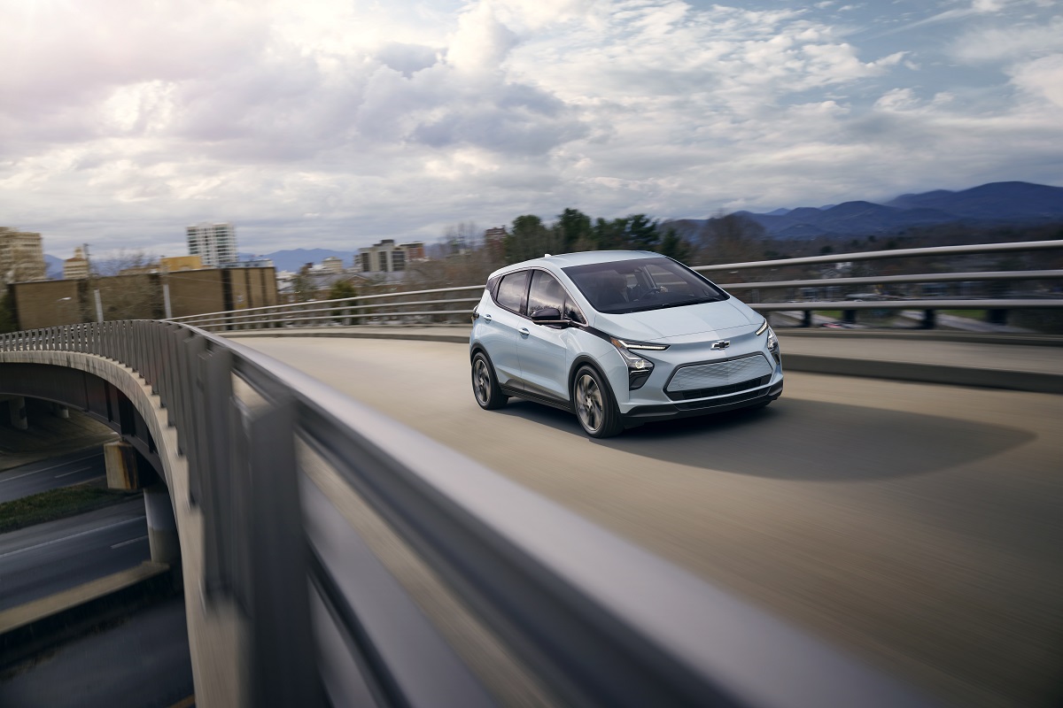 2023 Chevy Bolt Car And Driver 2023 Chevrolet Bolt Ev Overview The News Wheel