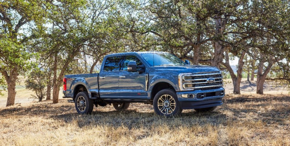 2023 Ford Super Duty F-350 Limited_05