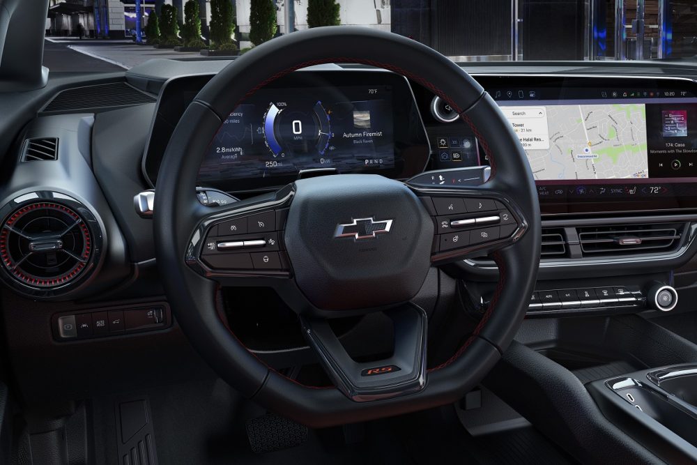 Flat-bottom steering wheel and touch screen in 2024 Chevrolet Equinox EV 3RS