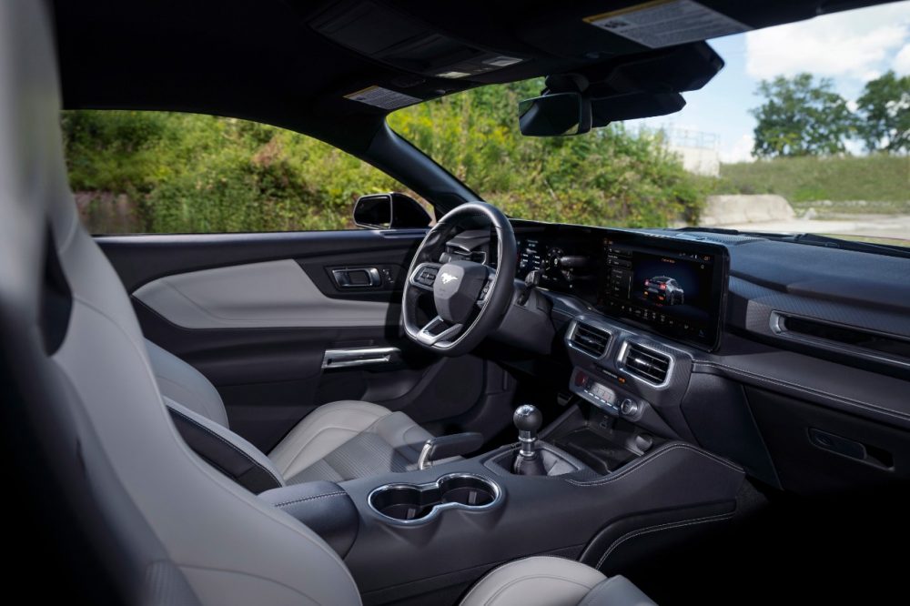 2024 Ford Mustang Interior 03 1000x666 