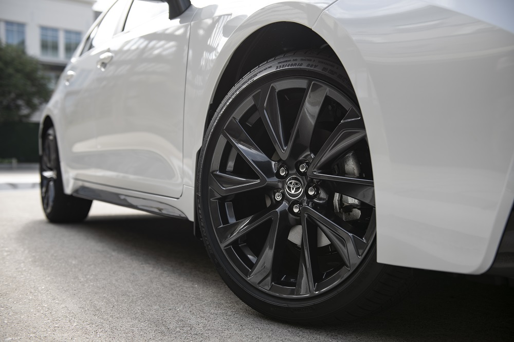 2023 Toyota Corolla XSE wheel