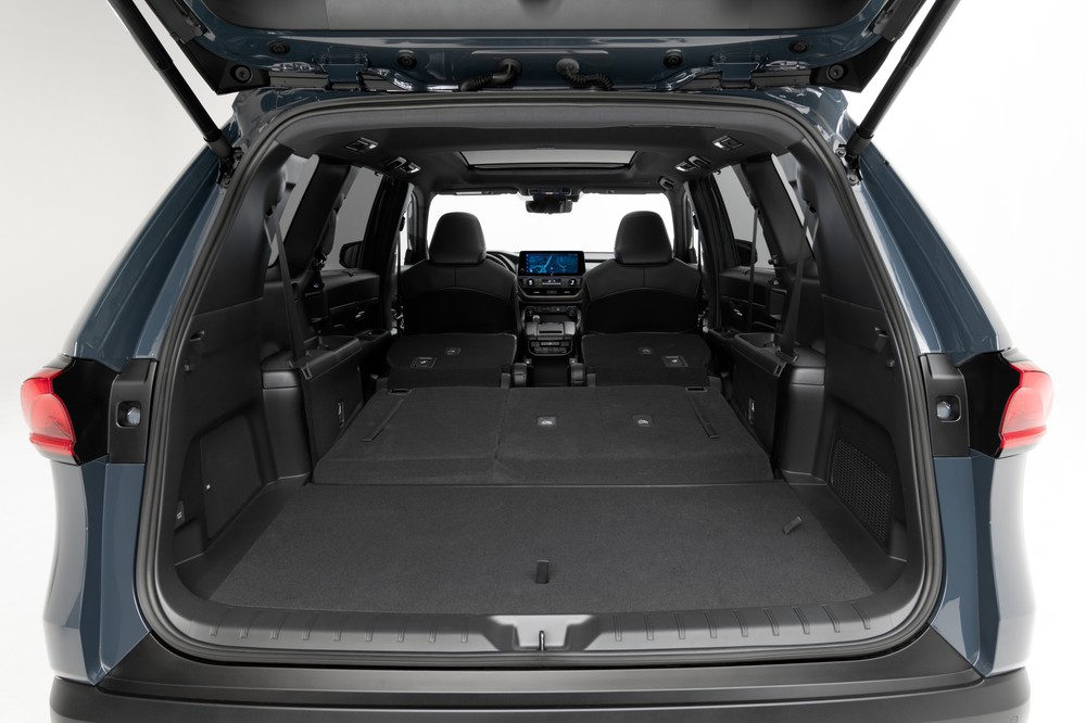 2024 Toyota Grand Highlander (trunk)