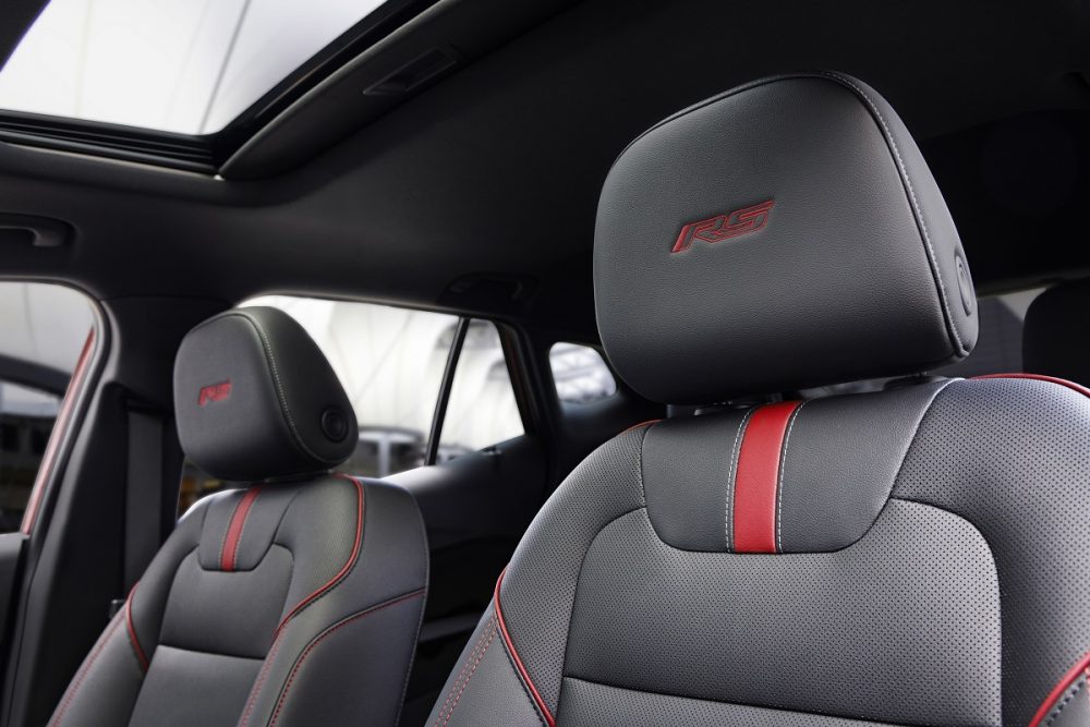 Front seat headrests in 2024 Chevrolet Trax RS