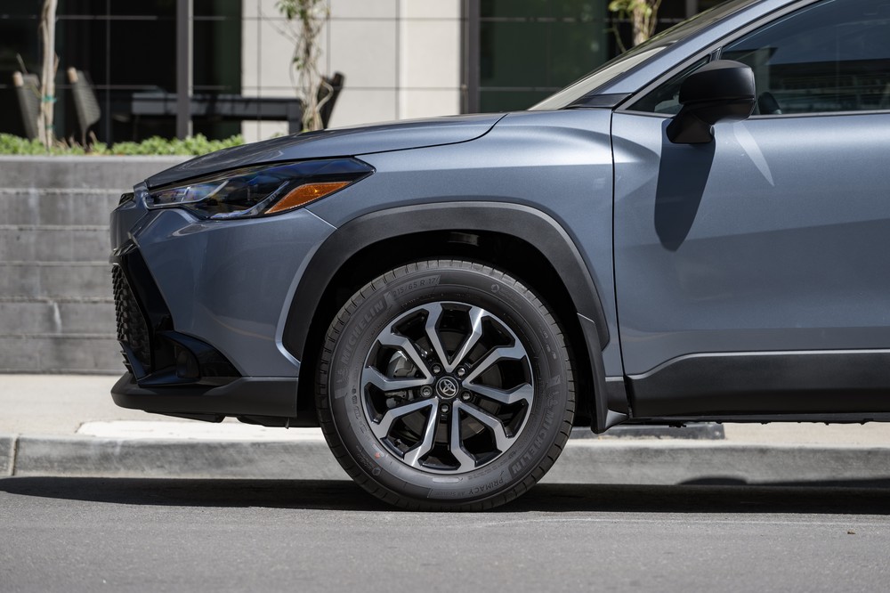 2023 Toyota Corolla Cross Hybrid S (Celestite Gray) side zoom