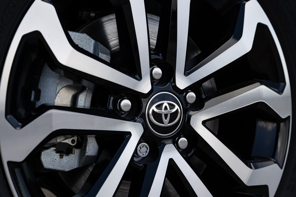 2023 Toyota Corolla Cross Hybrid S (Celestite Gray) wheel detail