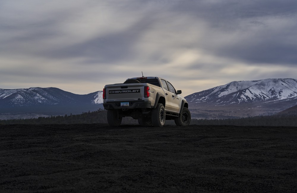 2024 Chevrolet Colorado ZR2 Bison 05 (rear)