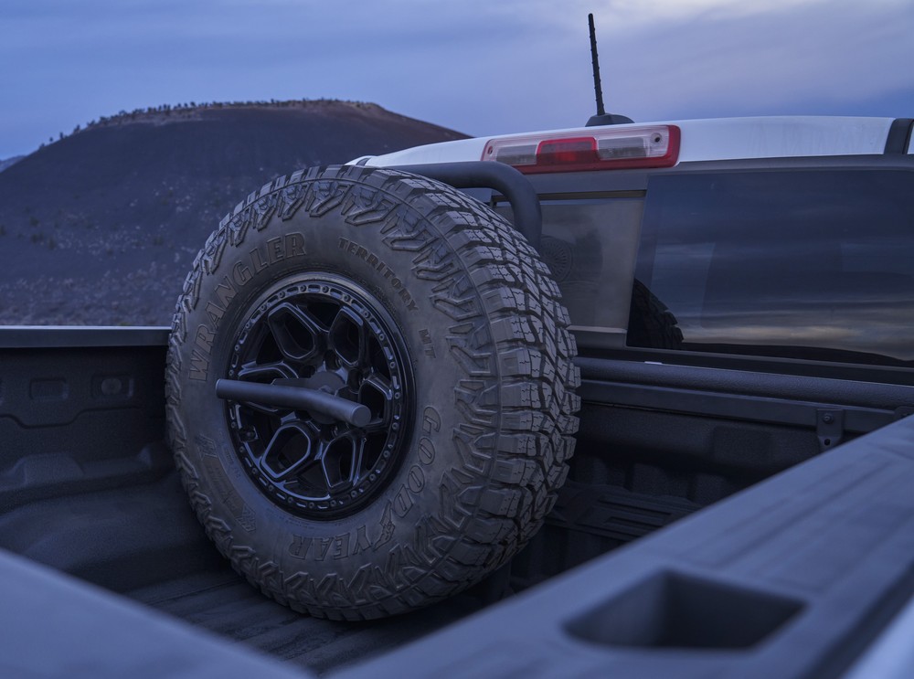 2024 Chevrolet Colorado ZR2 Bison 11 (spare tire)