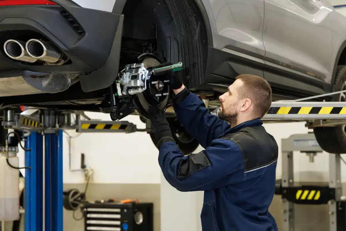 TikTok Video Sparks Debate Over Alleged Negligence in Car Servicing