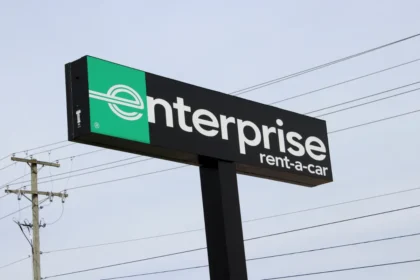 Man blames rental company for expired car registration incident