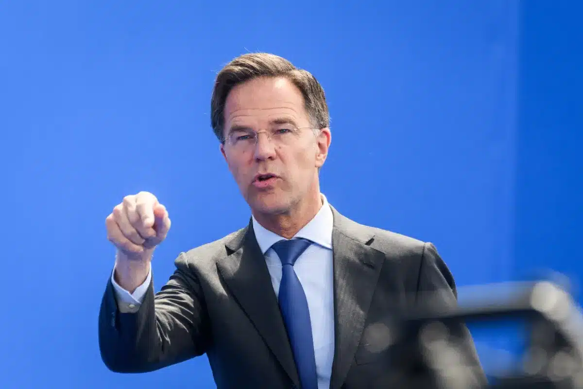 European automotive leaders challenge the 2035 combustion engine ban